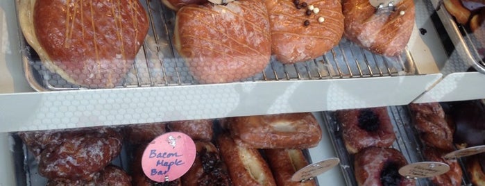 Stan's Donuts & Coffee is one of Bake Shore Drive.