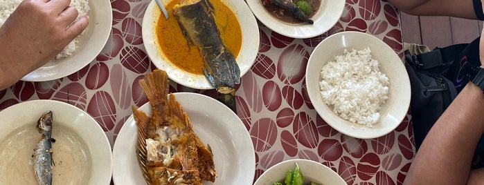 Restoran Nasi Ulam Cikgu is one of Worth Trying in Kelantan.