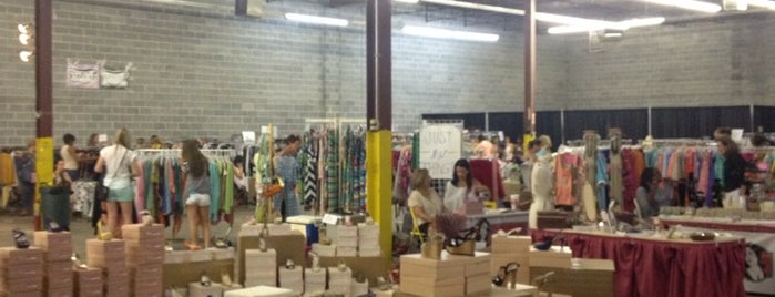 Boutique Warehouse Sale is one of Clothing.