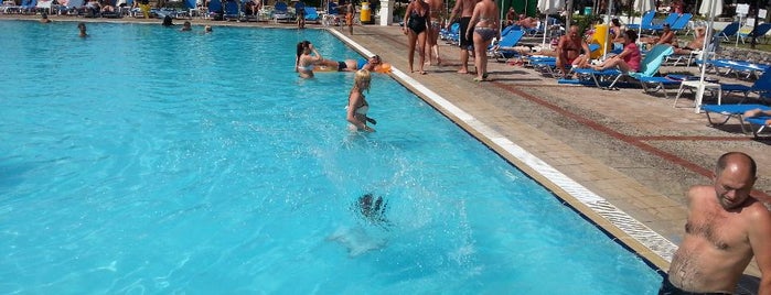 Louis Colossos Beach Hotel Faliraki is one of Marko'nun Beğendiği Mekanlar.