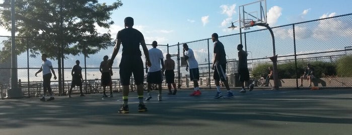 Basketball Courts @ Hudson River Park is one of Basketball courts NYC.