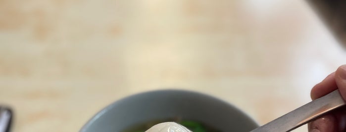 施家鮮肉湯圓 is one of 《米其林指南》 2019 必比登餐廳.