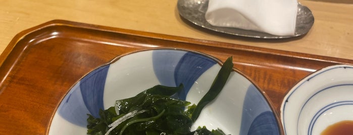 銀座 久兵衛 新館 is one of Tokyo food 🇯🇵😋.