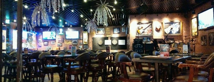 The Road House Macau is one of Lugares favoritos de SV.