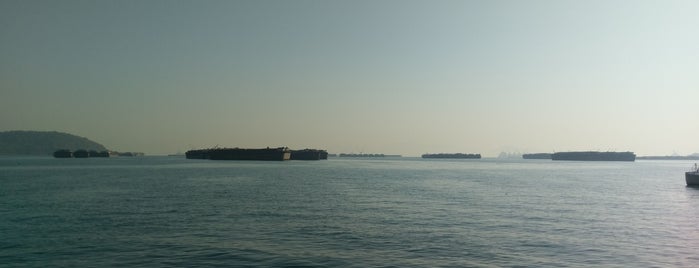 เกาะสีชัง is one of สถานที่ที่ SV ถูกใจ.