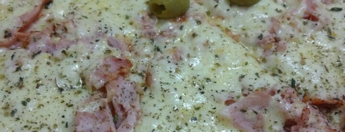 Tomanik Pizzas is one of Locais curtidos por Airanzinha.