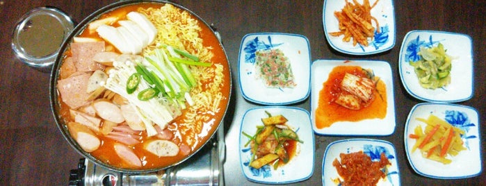 Umma Son Korean Restaurant is one of 한국음식.