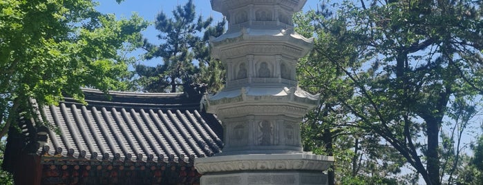 Haedong Yonggungsa Temple is one of My places.