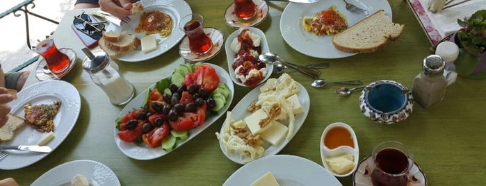 Cafe Mini is one of Ev Yemeği.