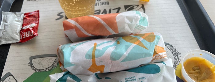 Taco Bell is one of Restaurantes Preferidos.