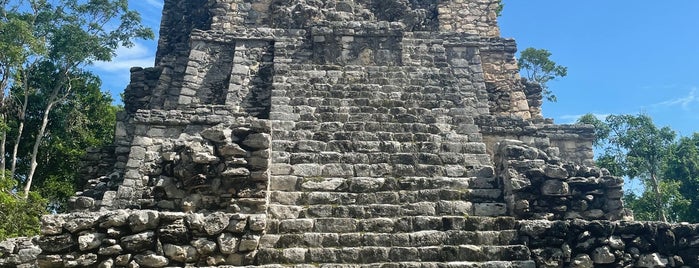 Zona Arqueológica Muyil is one of Tempat yang Disukai Yolis.