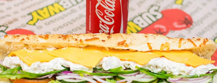 Subway is one of Meus Lugares.