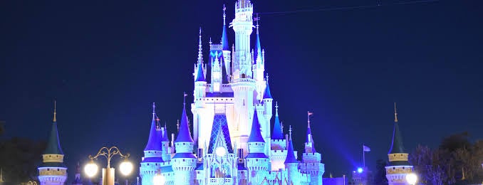 Cinderella Castle is one of Tempat yang Disukai M..