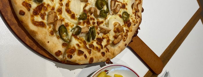 Pizza Hut is one of çikolata.