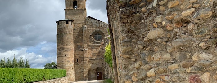 Monasterio de Carracedo is one of Sitios bercianos visitados.