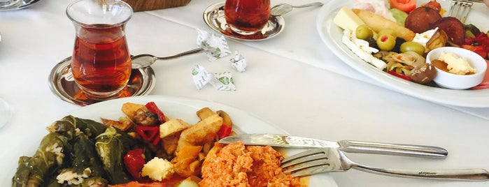 Akpınar Yıldızlı Restaurant is one of Tahir'in Beğendiği Mekanlar.