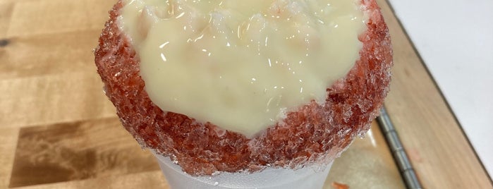 Seaweed's Snowballs & Ice Cream is one of Sav.