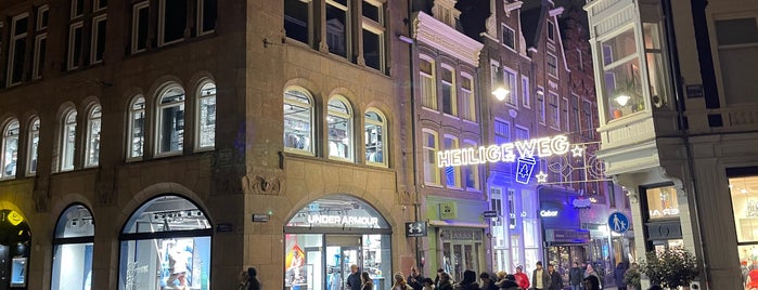 Under Armour is one of A'dam shopping.