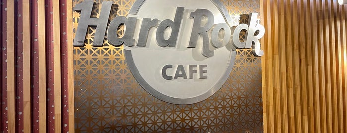 Hard Rock Cafe Porto is one of Tempat yang Disukai Menossi,.