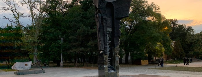 Памятник Погибшим морякам is one of Прогулка Кати и Пети по Одессе.