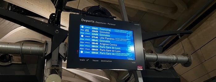 Gare SNCF de Lyon Saint-Exupéry TGV is one of Şakir'in Beğendiği Mekanlar.