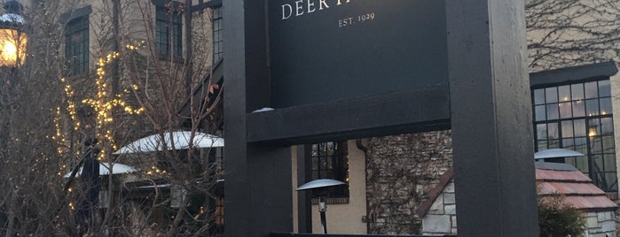 Deer Path Inn is one of Chicago.