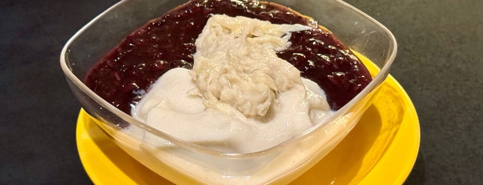 Dessert Bowl 一碗甜品 is one of Punggol Eats.