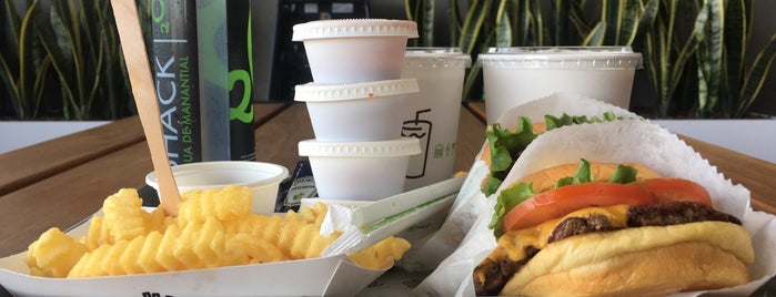 Shake Shack is one of Moni’s Liked Places.