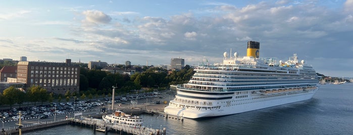 Hafen Kiel is one of Robert : понравившиеся места.