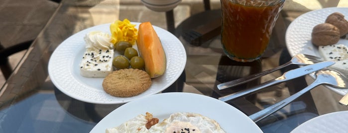 Ameriha Breakfast Buffet | صبحانه سرای عامری‌ها is one of Kashan.