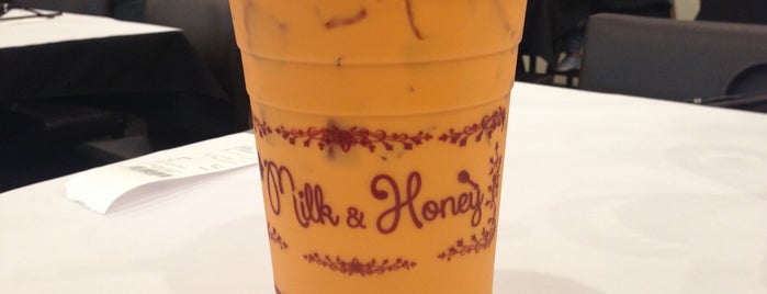 Milk and Honey Cafe 迦南廚坊 is one of สถานที่ที่ Mystery ถูกใจ.