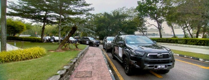 UMW Toyota HQ is one of Must-visit Automotive Shops in Kuala Lumpur.