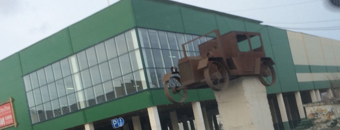 Музей ретро авто 20-х is one of Челяба места погулять.
