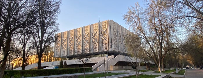 Uzbekistan National History Museum is one of Taşkent.