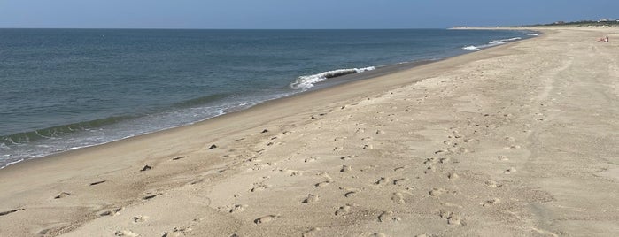 Nobadeer Beach is one of Nantucket.