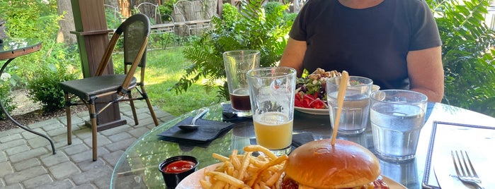 Tree House Tavern is one of Ocean State Eats.