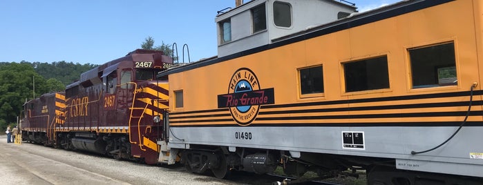 Great Smoky Mountain Railroad is one of North Carolina.