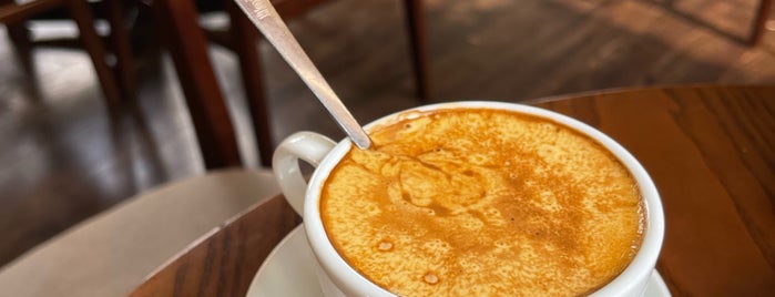 Cafe Phố Cổ is one of Locais curtidos por Mae.