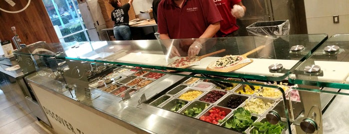 Pieology Pizzeria is one of Richardさんのお気に入りスポット.