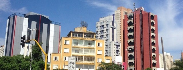 Parada Avenida Brasil is one of Lugares visitados.