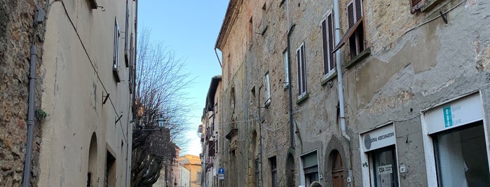 Porta San Francesco is one of Tempat yang Disukai Micha.