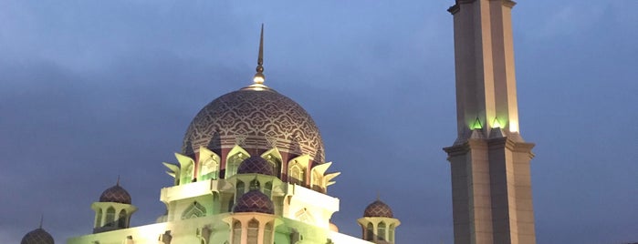 Pink Mosque is one of Kuala Lumpur.