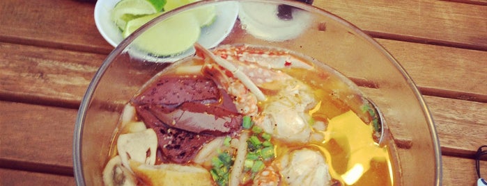 Blue Crab is one of Dinner date in Thao Dien.