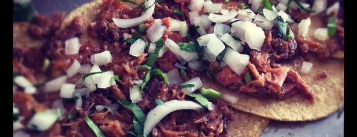Tacos Luis is one of Posti che sono piaciuti a Andrés.