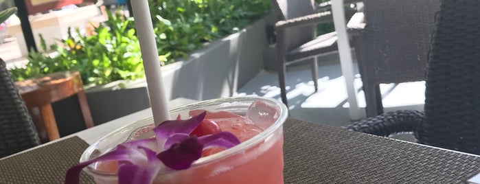 Splash Bar is one of Honolulu.