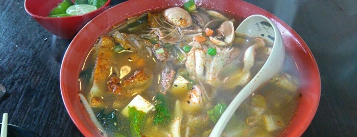 Ichiban Ramen House is one of Locais curtidos por Armando.