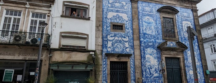 Capela das Almas is one of Porto places.