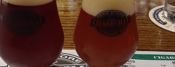 Lizardville Beer Store & Whiskey Bar is one of Favorite places to eat..
