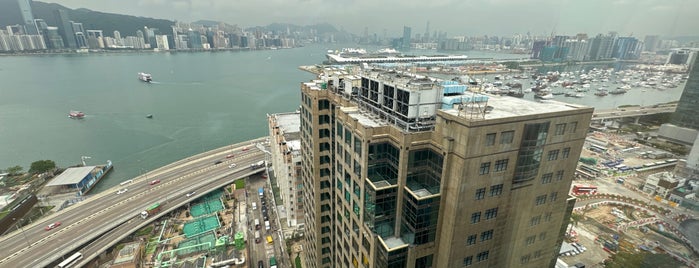 Kwun Tong Ferry Pier is one of 香港 埠頭.
