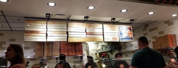 Blaze Pizza is one of Kevinさんのお気に入りスポット.